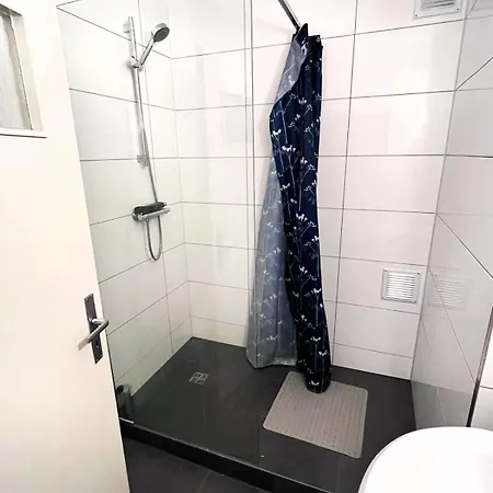 Guenstige Premium In דירה